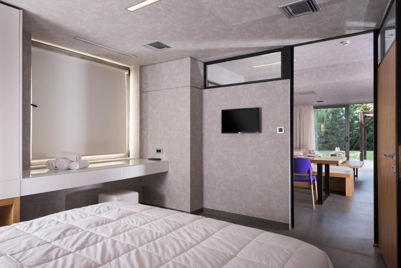 Icarus Hotel 칼라마키 외부 사진